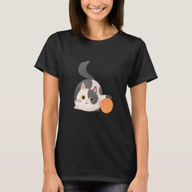 Drawn Cute Cat Playing T-Shirt (Vorderseite)