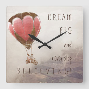 DREAM BIG QUADRATISCHE WANDUHR