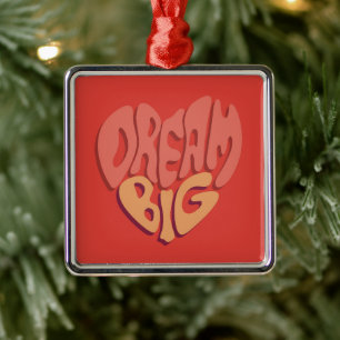 Dream Big: Red Heart Powerful Slogan Ornament Aus Metall