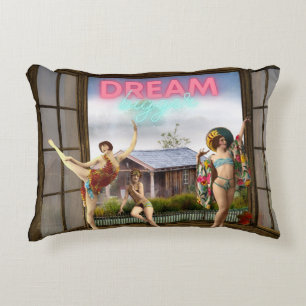 Dream Bigger Altered Art Vintag Dancers Dekokissen