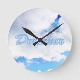 Dreamer Puffy White Clouds and Blue Sky Runde Wanduhr