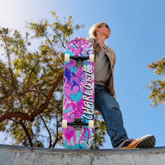 Dreamy Fusion: Blue & Pink Graffiti Hearts Skateboard (Außenbereich 1)