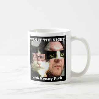 Drehen Sie sich herauf die Nacht mit der Tasse