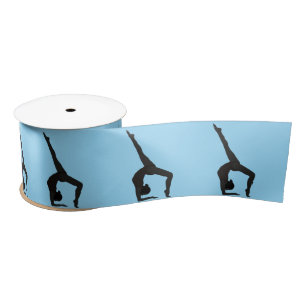 Drehend Gymnast-Silhouette auf Blue Satinband