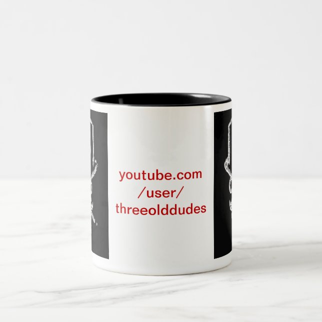 Drei alte Typ-dunkle Logo-Tasse Zweifarbige Tasse (Mittel)