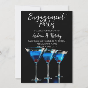 Drei blaue Cocktails mit Kirsche auf schwarz Einladung
