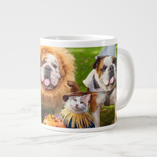 Drei Bulldoggen in Kostümen Jumbo-Tasse (Vorderseite Rechts)