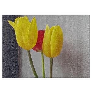 Drei bunte Tulpen Schneidebrett