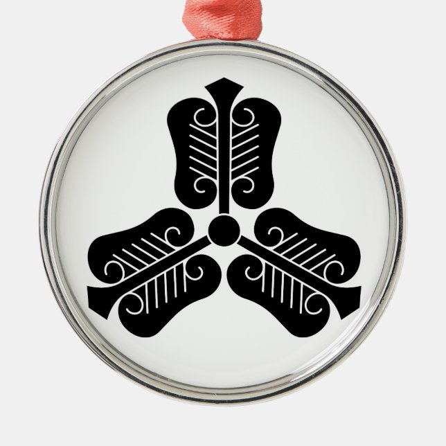 Drei chinesische Fans Silbernes Ornament (Vorne)