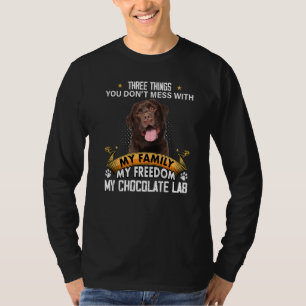 Drei Dinge, die man nicht mit Schokolade-Labrador- T-Shirt