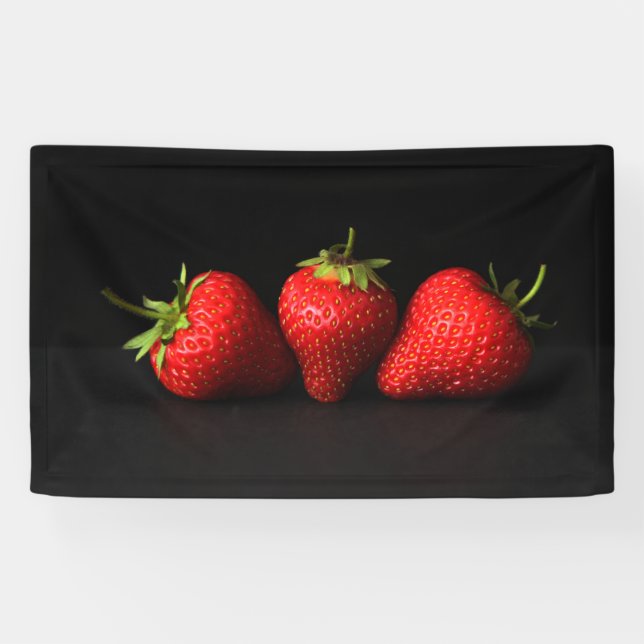 Drei Erdbeeren auf schwarzer Seite Banner (Horizontal)