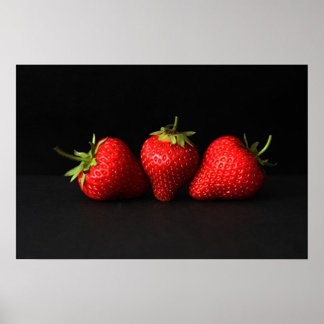 Drei Erdbeeren auf schwarzer Wapcna Poster (Vorne)