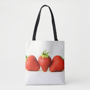 Drei Erdbeeren auf weißem Stamm