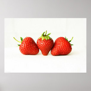 Drei Erdbeeren auf weißem Wapa Poster