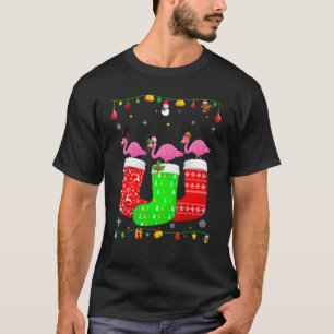 Drei Flamingos in Weihnachts-Socken passende Xmas T-Shirt