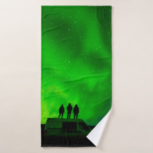 Drei Freunde auf einer epischen Reise in ihrem Cam Badehandtuch