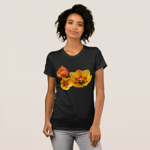 Drei Gelbe und Orange Tulips Frauen App. T-Shirt