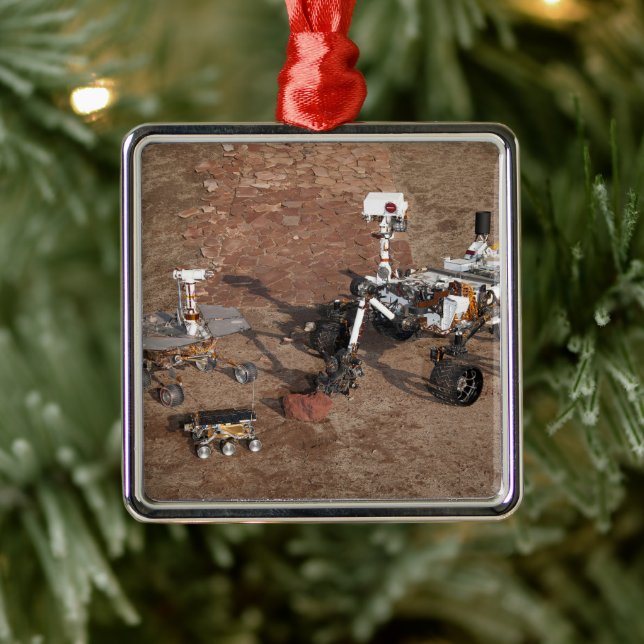 Drei Generationen von Mars-Rover. Ornament Aus Metall (Baum)