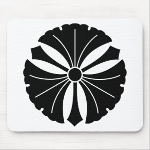 Drei Ginkgo-Blätter mit Schwertern Mousepad