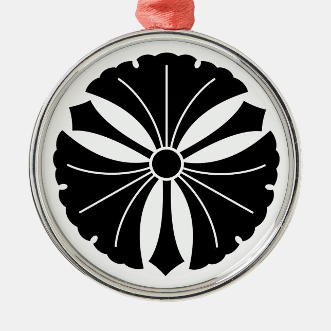 Drei Ginkgo-Blätter mit Schwertern Silbernes Ornament (Vorne)