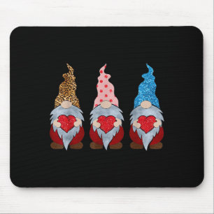 Drei Gnome halten lustigen Valentinstag Co Mousepad