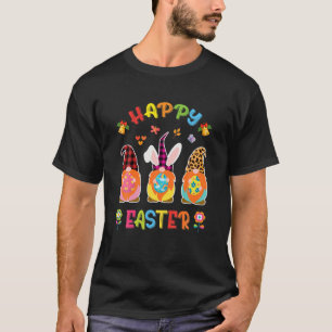 Drei Gnomen, die Ei zum glücklichen Ostertag hegen T-Shirt