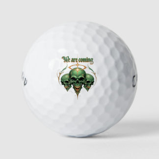 Drei grüne Schädel mit Golden Halo und Fierce Exp Golfball