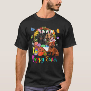 Drei Hunde der sonnigen Dackel im Korb der Osterei T-Shirt