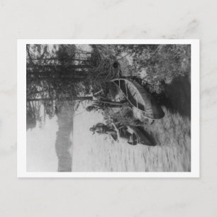 Drei Jäger mit Kanus auf der Shore-Fotografie Postkarte