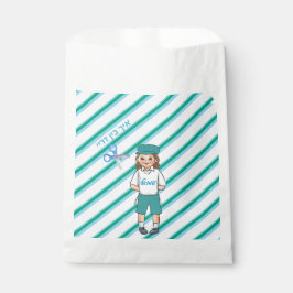 Drei Jahre alter grüner Upsherboy für Tasche Geschenktütchen