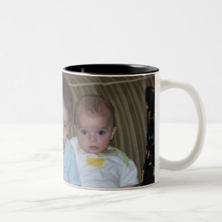 Drei Jungen Zweifarbige Tasse