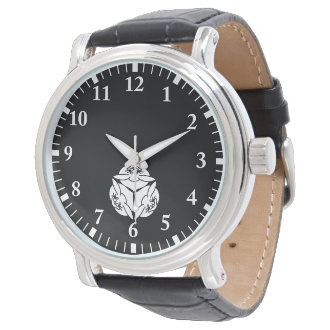 Drei Kaninchen Armbanduhr (Schrägansicht)