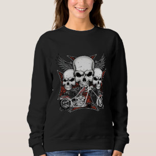 Drei Schädel mit einem Motorrad mit rotem Chopper Sweatshirt