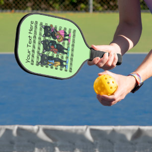 Drei schwarze Katzen spielen Musik auf Notes Green Pickleball Schläger