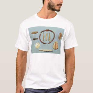 Drei Steine mit roten Markierungen von Mas-d'Arvil T-Shirt