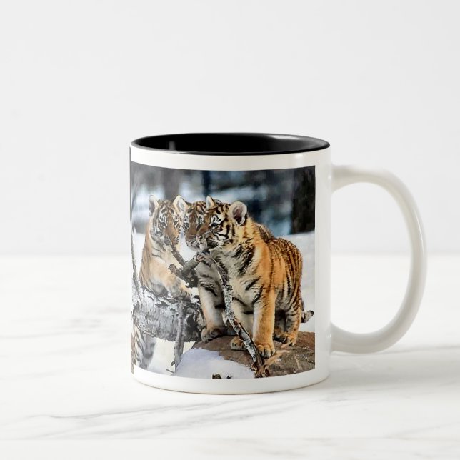Drei Tigerclubs im Schnee Kunst Geschenke Zweifarbige Tasse (Rechts)