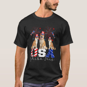 Drei US-amerikanische Shiba-Inus-Hunde mit amerika T-Shirt