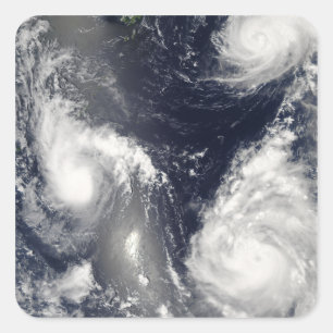 Drei verschiedene Taifune Quadratischer Aufkleber