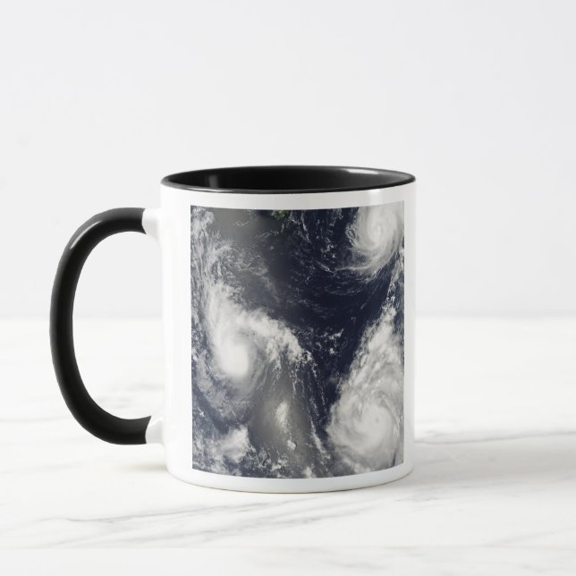 Drei verschiedene Taifune Tasse (Links)