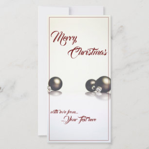 Drei Weihnachtsbälle vor hellem Hintergrund