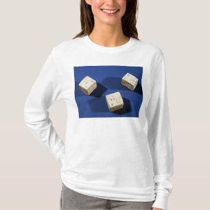 Drei Würfel, von der Akropolise bei Osteria T-Shirt