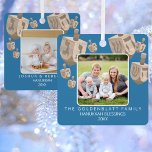 Dreidel Rustikales Eichenholz 2 Foto Doppelseitige Ornament Aus Metall<br><div class="desc">Personalisieren Sie diese niedlichen 2 Foto Hanukkah Ornamente mit Ihren Bildern und Text auf jeder Seite. Diese zweiseitig gefertigten Urlaubsornamente sind mit 7 Imitaten Eichenholzdreistoffen in verschiedenen Größen auf einem dunkelblauen Hintergrund bedruckt. Ihr Foto in der Mitte des Ornaments erscheint mit abgerundeten Ecken und einem dünnen weißen Rand um den...</div>