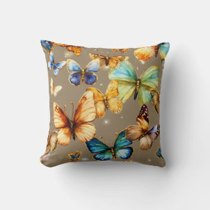 Dreiecke, Sechsecke oder abstrakte Formen. Kissen