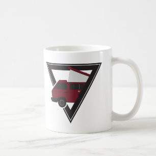 dreieckiger bordeauxroter Bus Kaffeetasse
