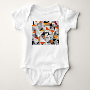 Dreieckiger Stil: Vintage polygonale Eleganz. Baby Strampler