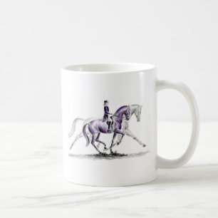 Dressage-Pferd im Trab Piaffe Tasse