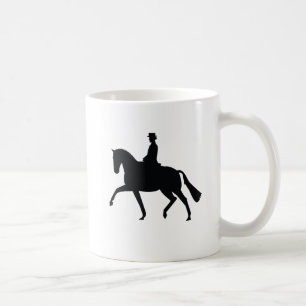Dressurpferd und Tasse