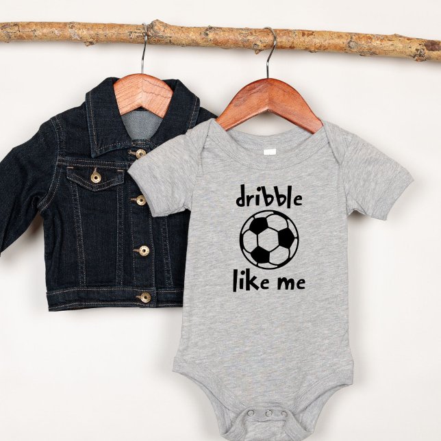 Dribble like Me Soccer Football Niedlich Baby Strampler (Von Creator hochgeladen)