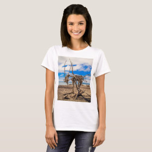 Driftwood-Kunstwerk am Hokitika Beach, Neuseeland T-Shirt