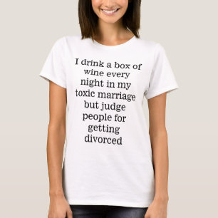 Drink Boxed Wein T-Shirt